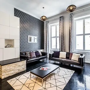 Bpr B&w Elegant Апартаменты